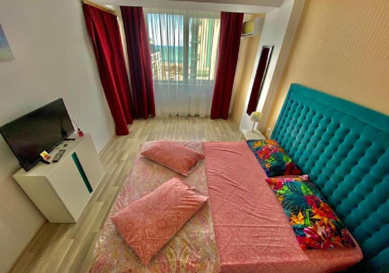 Blue Sky Summerland Apartament *